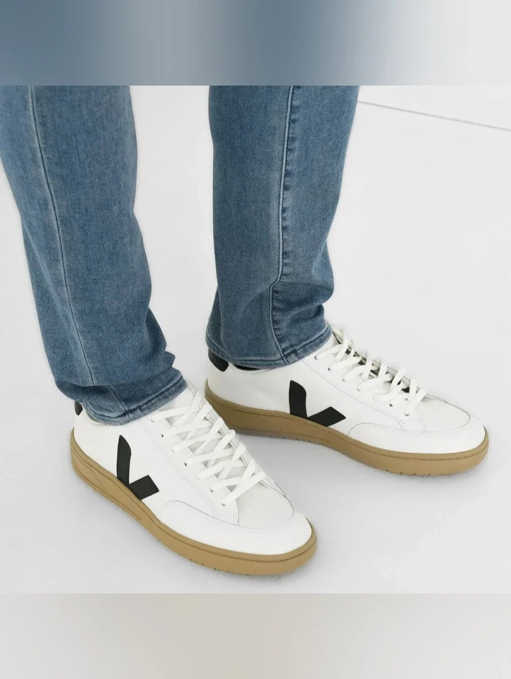 VEJA, Men's V-12 White Leather Sneakers, Size Eur 40/SIZE 7
